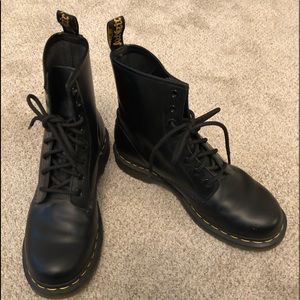 Dr. Martens 1460 smooth leather boots in black.